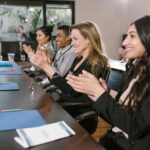 Ai nên là người cầm cuốc/cầm xẻng khi làm lễ động thổ?